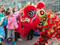  济南小学生着古装体验“民俗节”