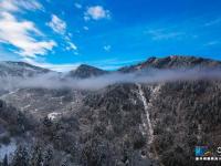 航拍神农架林区雪后初霁 原始森林玉琢银装