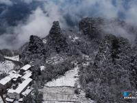 航拍雪后恩施大峡谷 雪润峡谷如水墨
