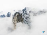 航拍雪后恩施大峡谷 雪润峡谷如水墨