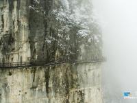航拍雪后恩施大峡谷 雪润峡谷如水墨