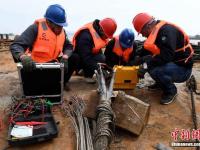 福建海底电缆被破坏 工人海上彻夜抢修