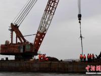 福建海底电缆被破坏 工人海上彻夜抢修