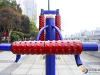莫让健身器材成“伤人暗器”