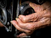 百岁老人41岁开始学摄影 坚持了64年
