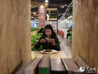 别人家的食堂 长沙一高校食堂装修似咖啡馆