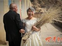八旬老夫妻穿婚纱：人生头一遭