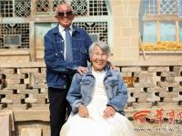 八旬老夫妻穿婚纱：人生头一遭