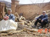 八旬老夫妻穿婚纱：人生头一遭