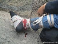 白发老人大罗山跌落深沟 警民联手救援