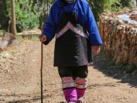 实拍最后的裹足老人 