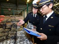 杭州海关查获30余万件侵权商标