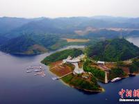  武当山太极湖景色优美 巨型老子像屹立