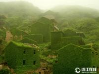  楼体穿绿装变成“空调房” 盘点各地“绿色童话王国”