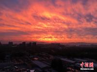  红透半边天！北京大雨过后现醉人晚霞