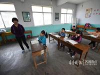 渤海上漂着一所小学 两名老师五个娃