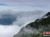  江西庐山雨后现云海景观