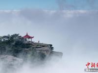  江西庐山雨后现云海景观