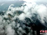  老君山现云海奇观