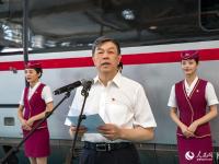 中国标准动车组命名“复兴号” 26日双向首发