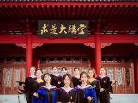 浙大史上颜值最高毕业照爆出 全是美女学霸