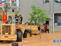 广西一高校学生被洪水围困 多部门救援