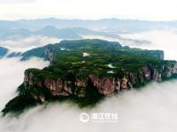  仙居方岩云海缭绕 瑰丽壮观