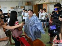 中国“首胖”成都减肥 5个月减去近140斤