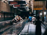 中国最深地铁站:坐扶梯3分钟才到地面