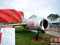航拍南昌军事主题公园 各式军机整齐陈列