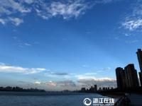 杭州台风时节气象万千