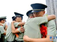  送别战友 老兵返乡