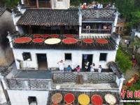  航拍“中国最美乡村”婺源篁岭“晒秋”