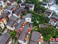  航拍“中国最美乡村”婺源篁岭“晒秋”