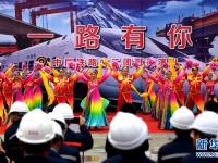  文艺演出慰问京张高铁建设者