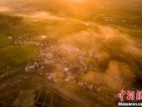 夕阳下的湖南桂阳古村落 烟雾缭绕美如画