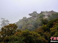  甘肃“道源圣地”崆峒山烟雨蒙蒙云海飘渺
