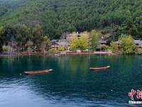  泸沽湖秋色迷人
