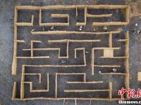 稻草“迷宫”亮相江苏句容农田