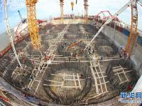  沪通长江大桥“巨无霸”主塔墩承台进行浇筑