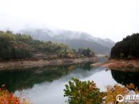  开化：钱江源头水库入冬美