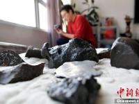 “陨石猎人”的追星梦
