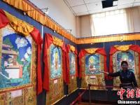 甘肃甘南藏区展出千幅唐卡 展现多彩藏族文化