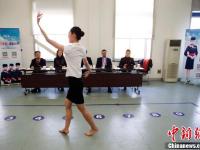 山西太原招空乘 18岁少女欲圆空姐蓝天梦