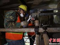 京九铁路线上的“修桥工”
