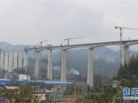黔张常铁路建设进展顺利