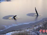 四川螺髻山迎来首场冬雪宛如仙境