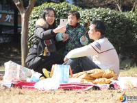 市民享受冬日暖阳