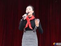 送文艺进农村进社区：宣传党的十九大精神