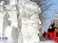  冰天雪地乐游人